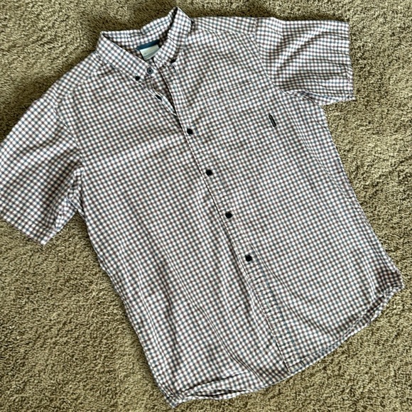 Columbia Short Sleeve Button-Up Shirt - Picture 7 of 9